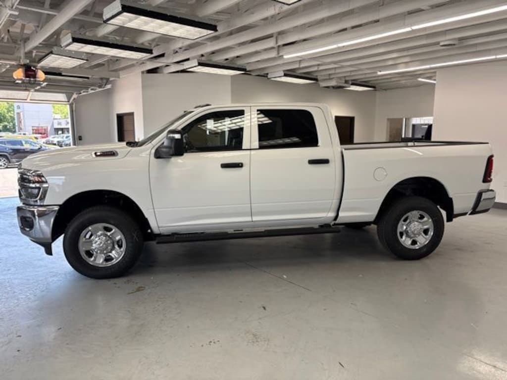 New 2026 Ram 3500 TRADESMAN CREW CAB 4X4 6'4 BOX Pickup
