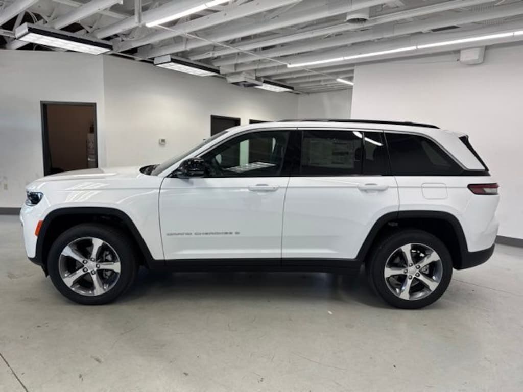 New 2026 Jeep Grand Cherokee LIMITED 4X4 Sport Utility