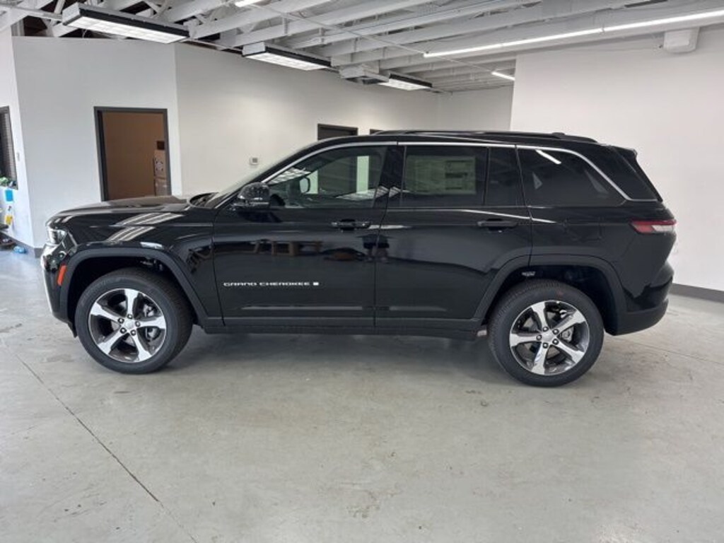 New 2026 Jeep Grand Cherokee LIMITED 4X4 Sport Utility