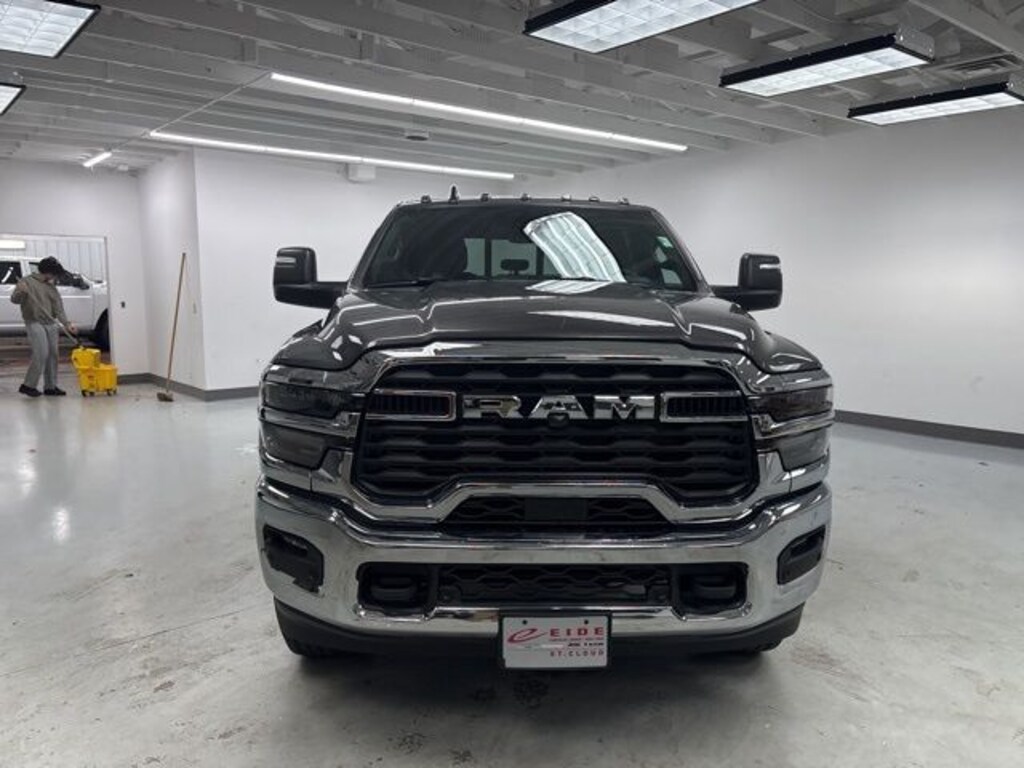 New 2026 Ram 2500 TRADESMAN CREW CAB 4X4 6'4 BOX Pickup