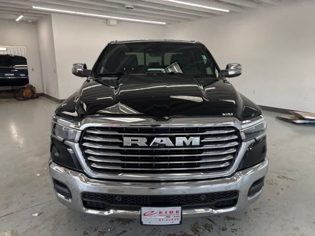 New 2026 Ram 1500 LARAMIE CREW CAB 4X4 5'7 BOX Pickup