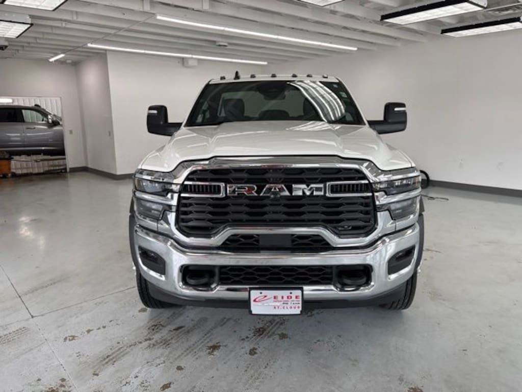 New 2026 Ram 5500 Chassis Cab TRADESMAN REGULAR 4X4 108' CA Pickup