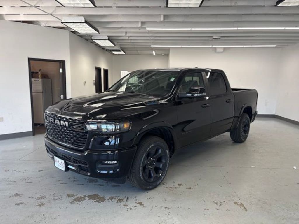 New 2026 Ram 1500 BIG HORN CREW CAB 4X4 5'7 BOX Pickup