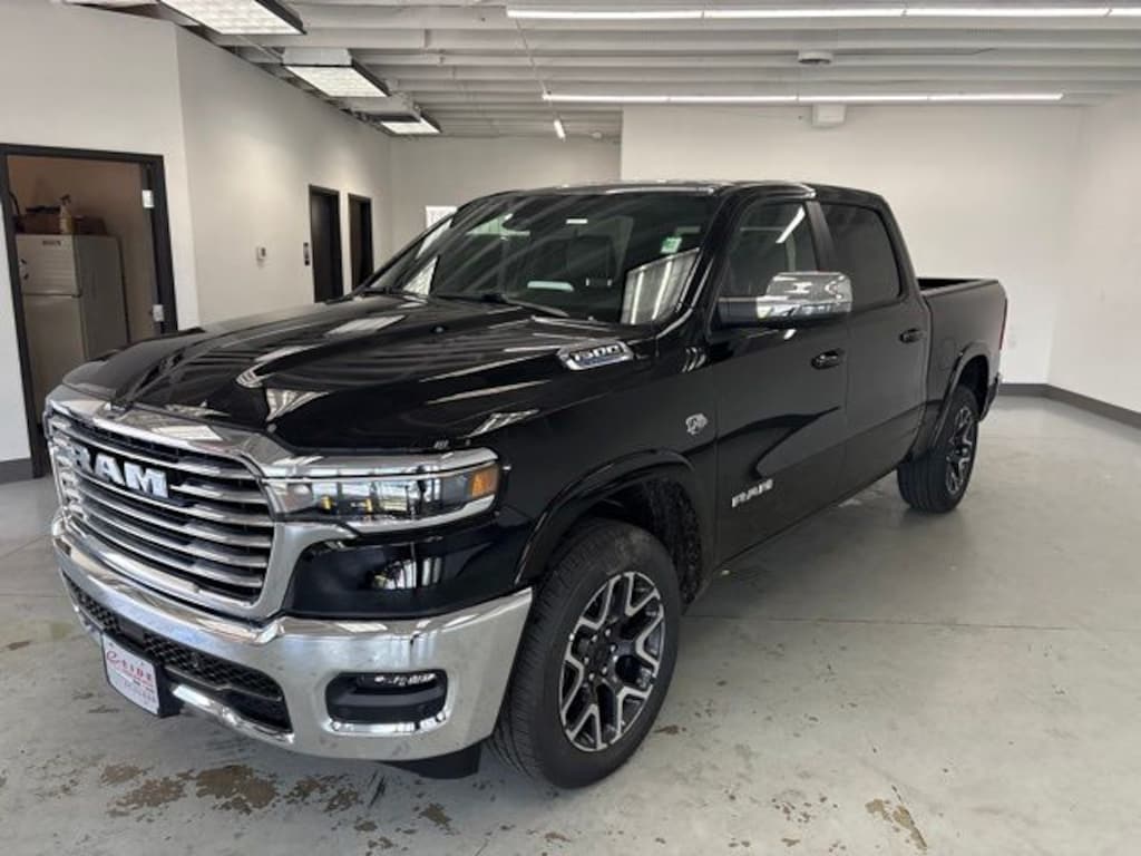 New 2026 Ram 1500 LARAMIE CREW CAB 4X4 5'7 BOX Pickup