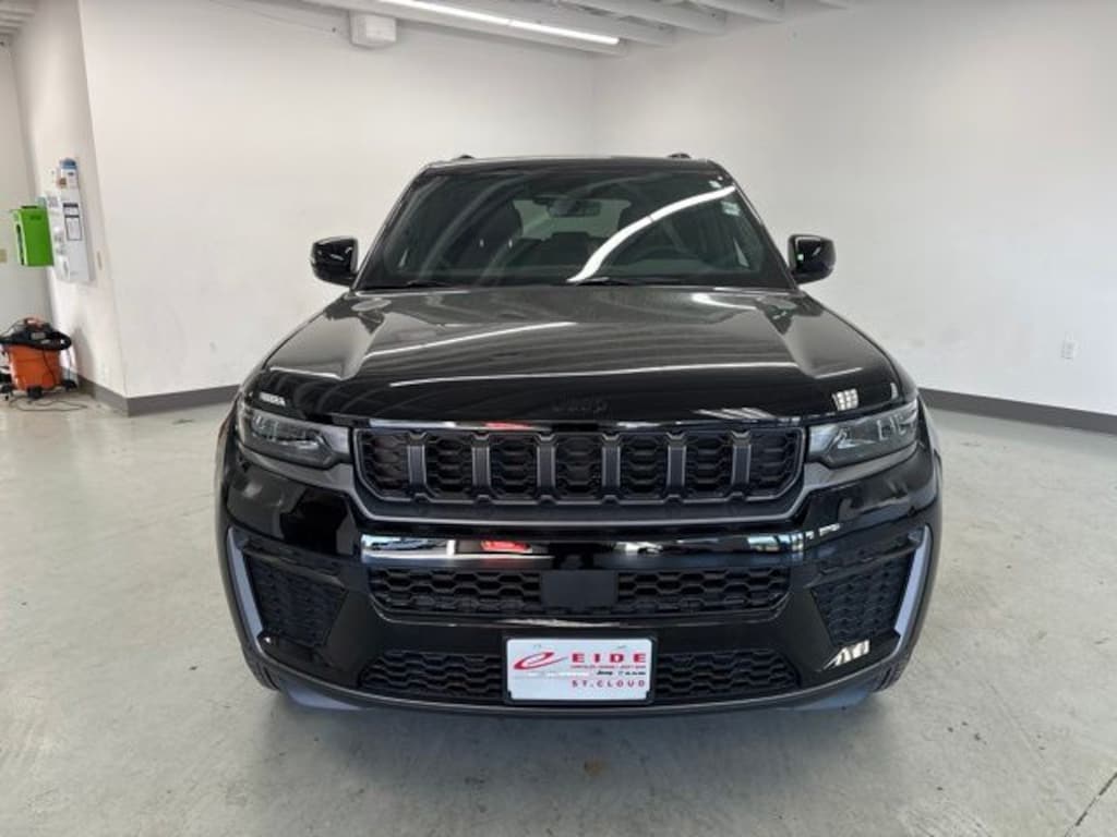 New 2027 Jeep Grand Cherokee Laredo Altitude Sport Utility