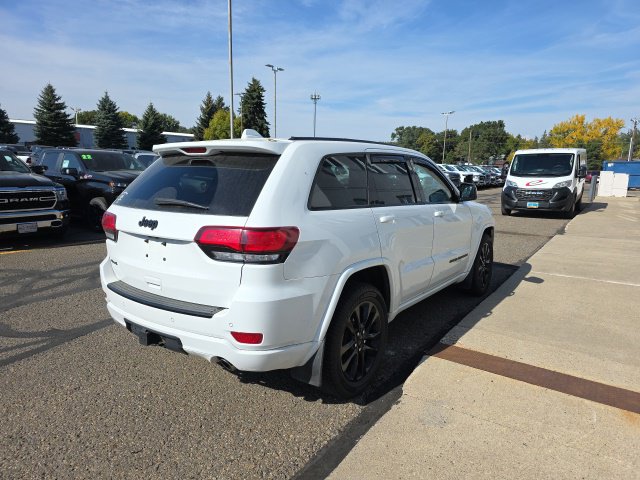 Used 2017 Jeep Grand Cherokee Altitude SUV