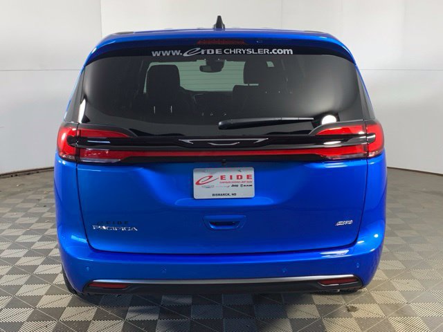 New 2027 Chrysler Pacifica SELECT AWD Passenger Van