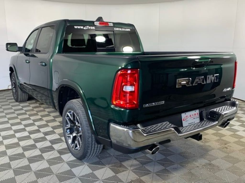 New 2026 Ram 1500 LARAMIE CREW CAB 4X4 5'7 BOX Pickup