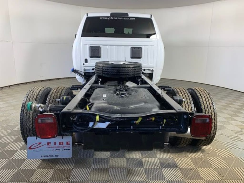 New 2026 Ram 4500 Chassis Cab TRADESMAN CREW 4X4 60' CA Pickup