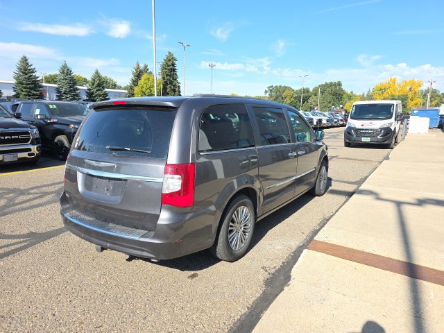 Used 2015 Chrysler Town & Country Touring-L Minivan/Van