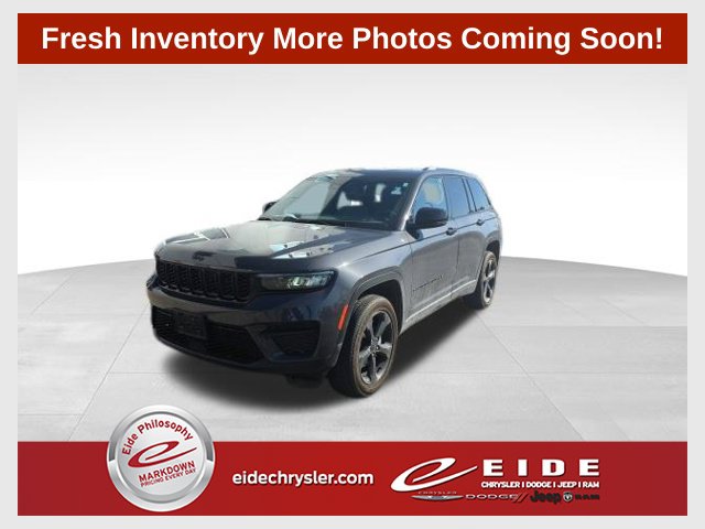 Used 2023 Jeep Grand Cherokee Laredo SUV