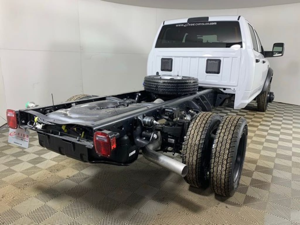 New 2026 Ram 4500 Chassis Cab TRADESMAN CREW 4X4 60' CA Pickup