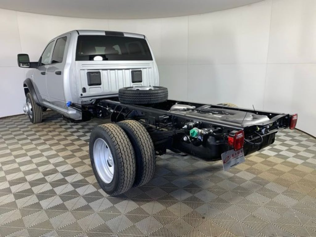 New 2026 Ram 4500 Chassis Cab TRADESMAN CREW 4X4 60' CA Pickup