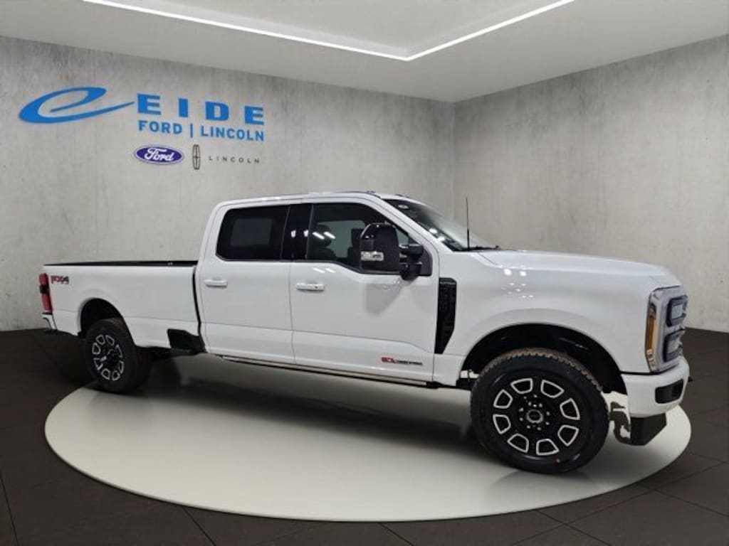 New 2026 Ford F-350 Platinum Truck Crew Cab