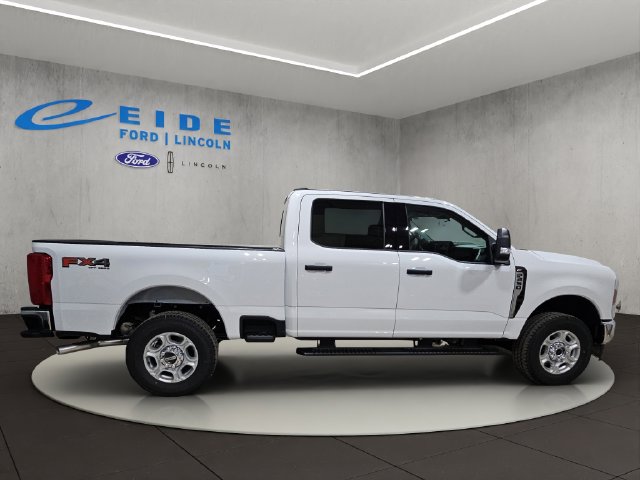 New 2027 Ford F-250 XLT Truck Crew Cab