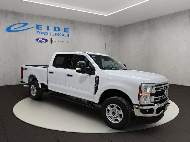 New 2027 Ford F-250 XLT Truck Crew Cab