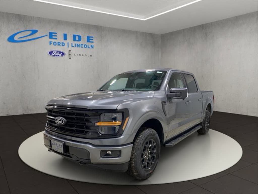 New 2026 Ford F-150 XLT Black Appearance Truck SuperCrew Cab