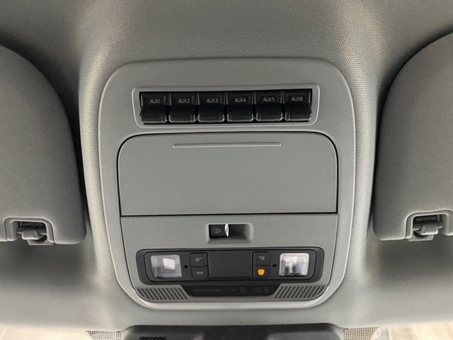 New 2027 Ford F-250 XLT Truck Crew Cab