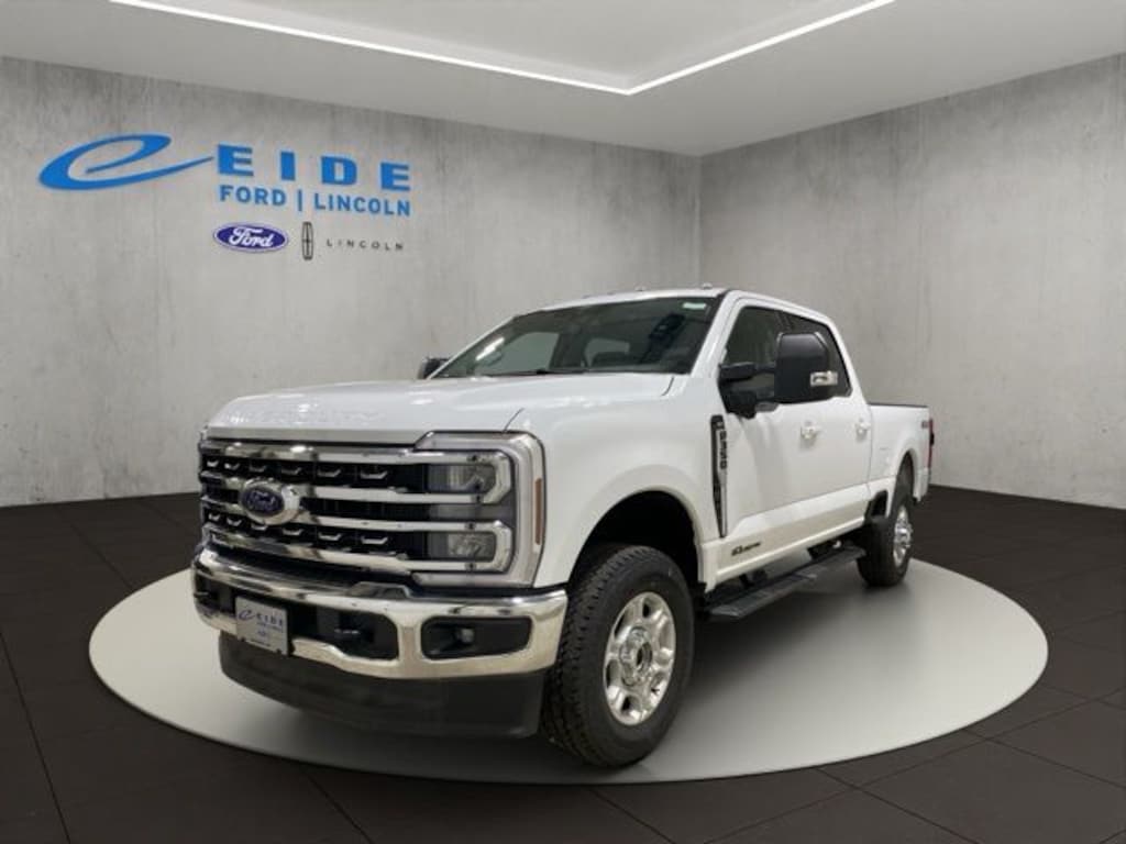 New 2026 Ford F-350 XLT Truck Crew Cab