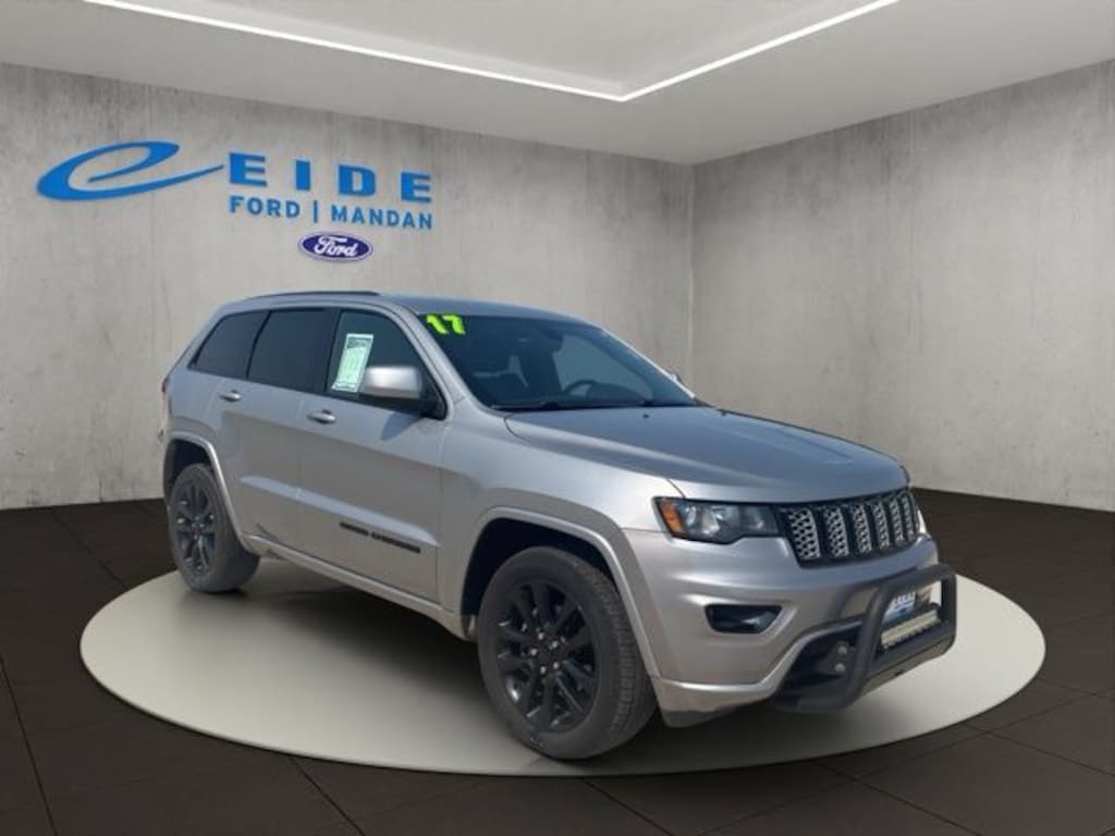 Used 2017 Jeep Grand Cherokee Altitude SUV
