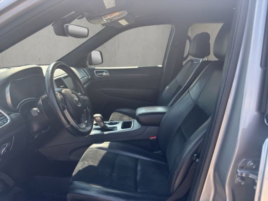 Used 2017 Jeep Grand Cherokee Altitude SUV