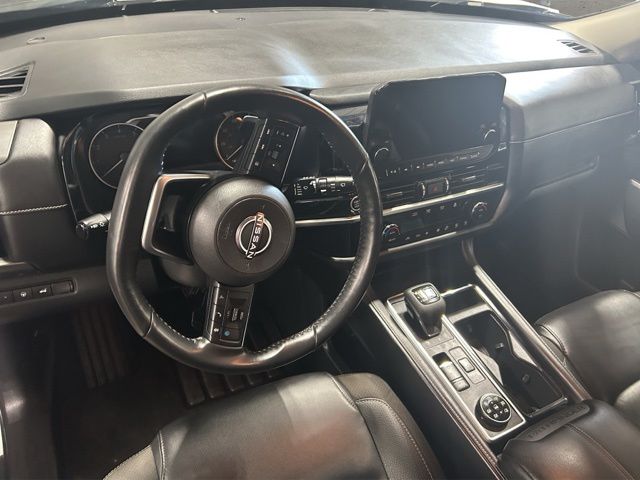 Used 2023 Nissan Pathfinder SL SUV