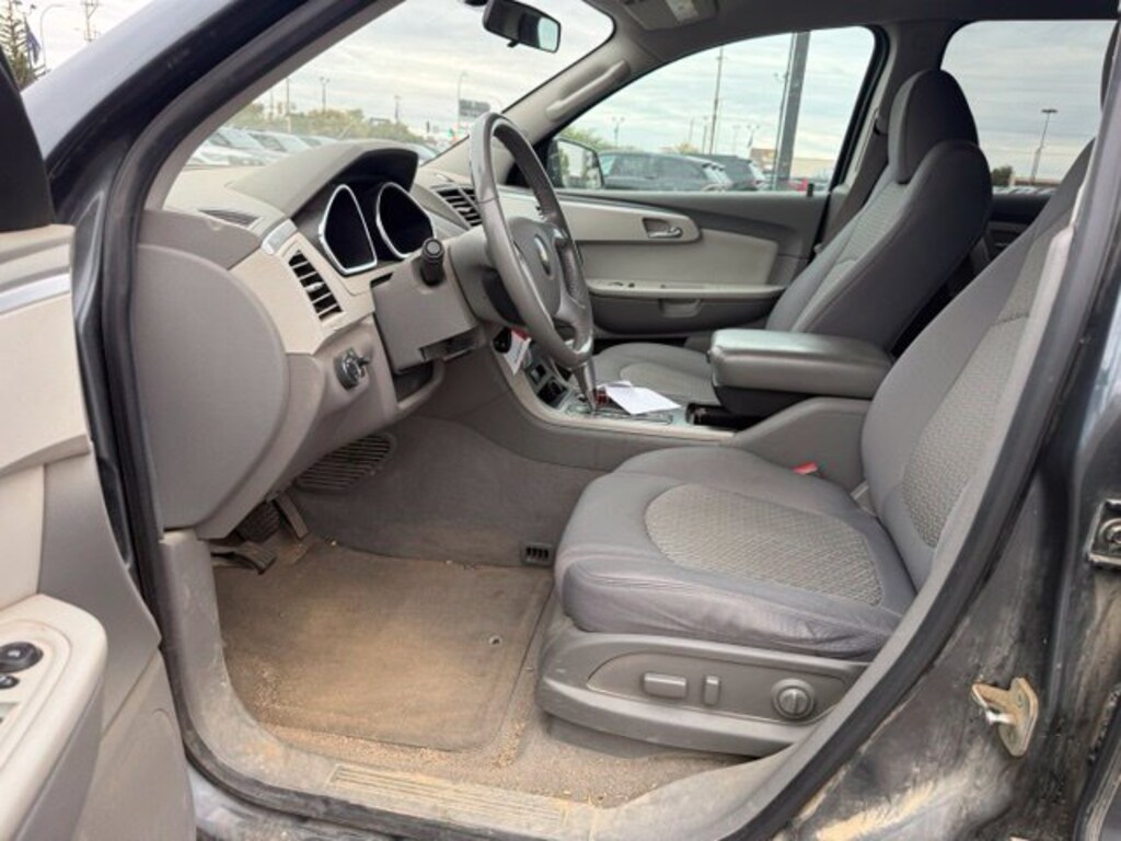 Used 2010 Chevrolet Traverse LT SUV