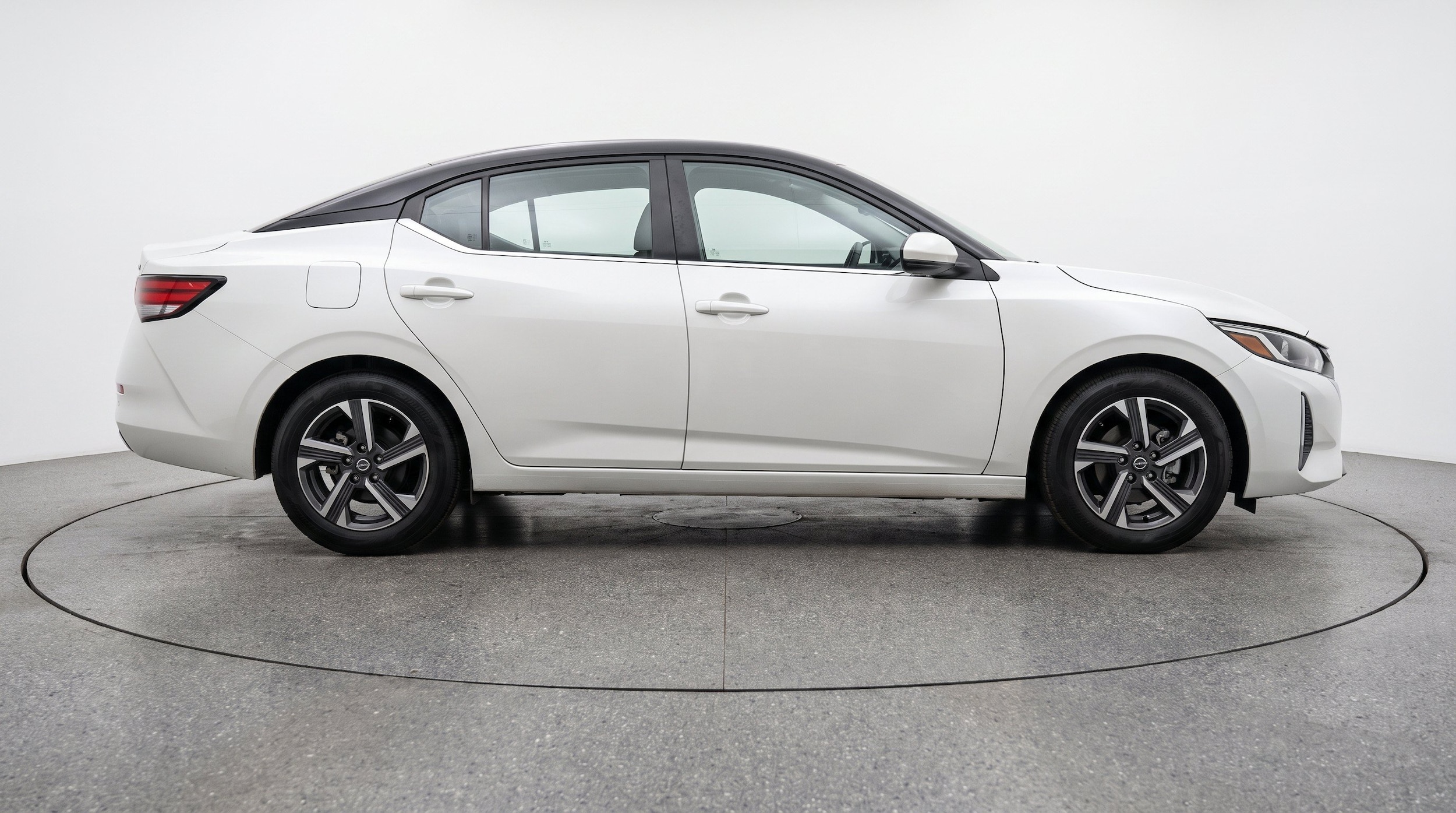 Thumbnail: 2025 Nissan Sentra - 10