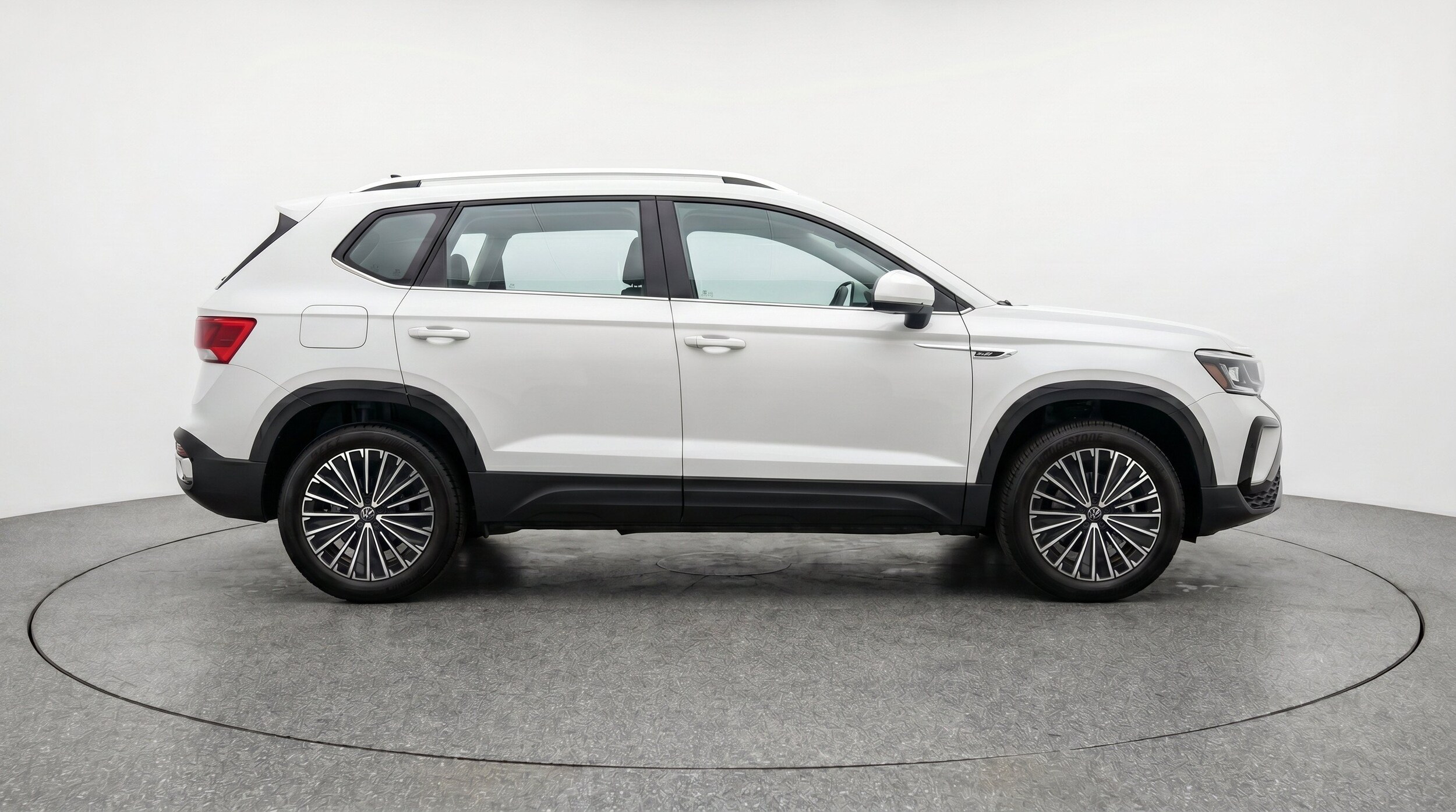 Thumbnail: 2026 Volkswagen Taos - 10