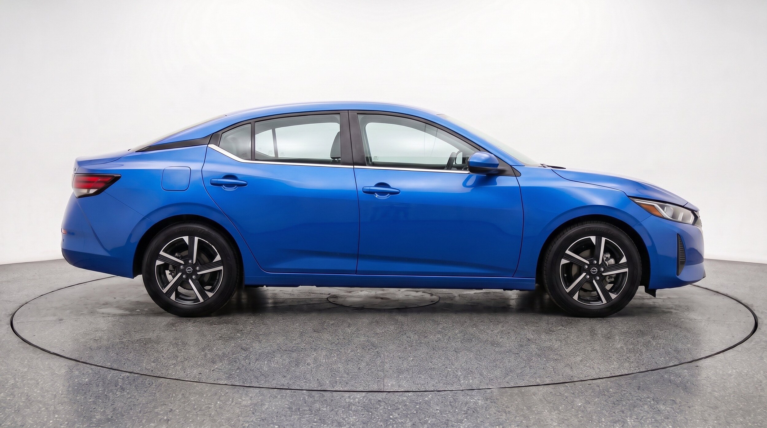 Thumbnail: 2025 Nissan Sentra - 10