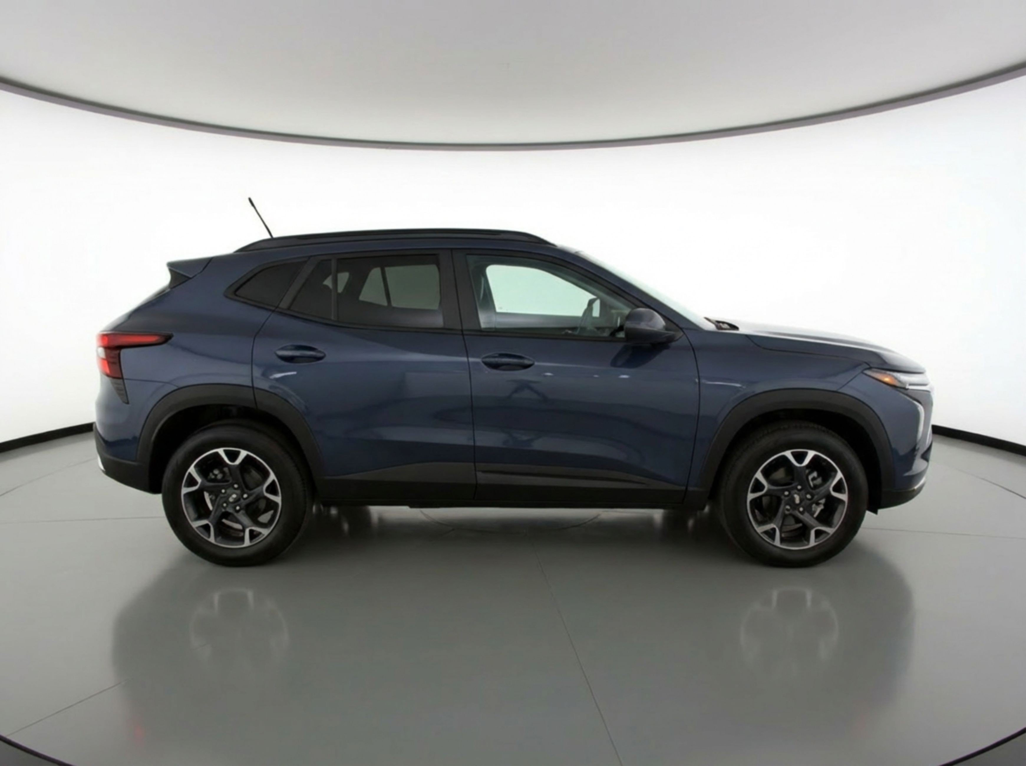 Thumbnail: 2025 Chevrolet Trax - 10