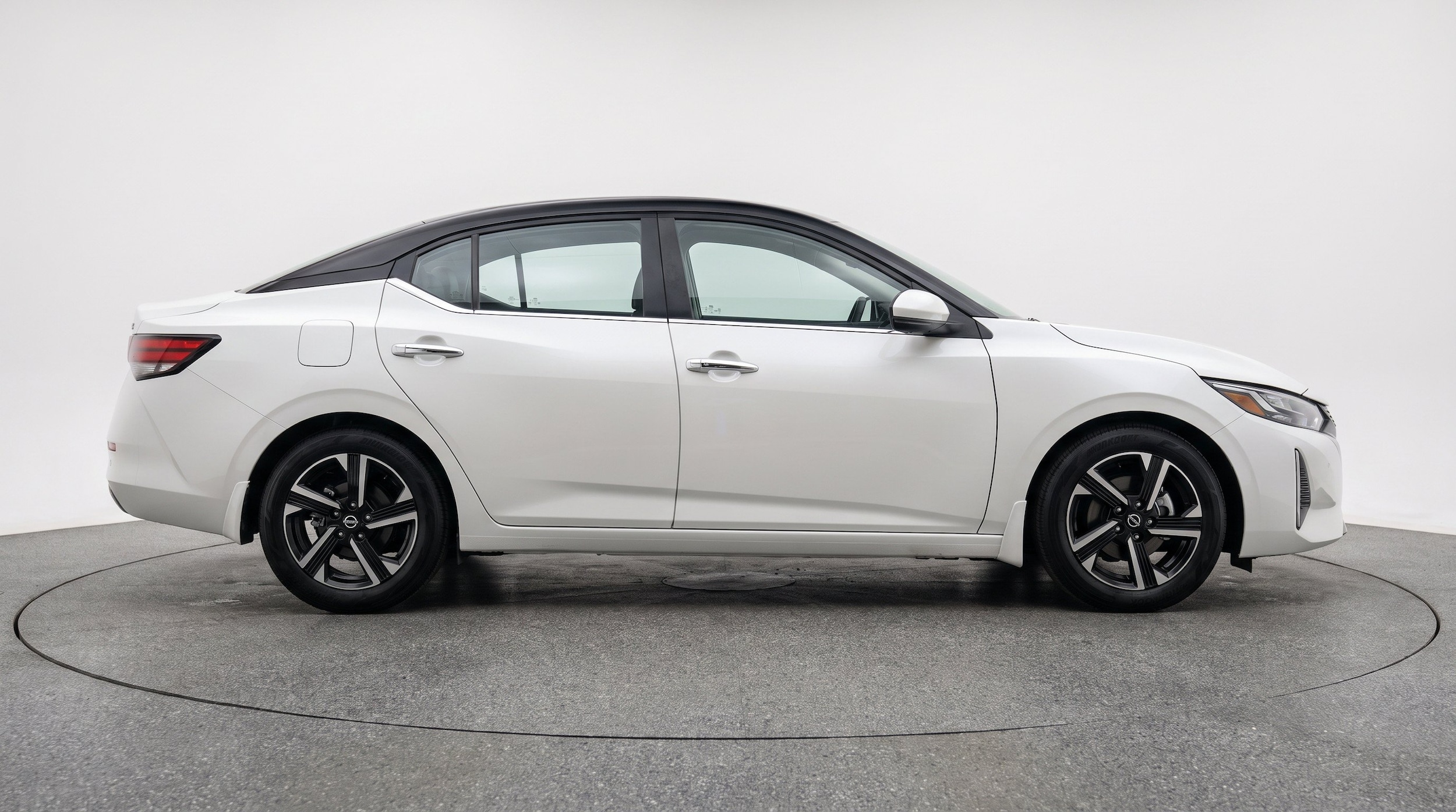 Thumbnail: 2025 Nissan Sentra - 10