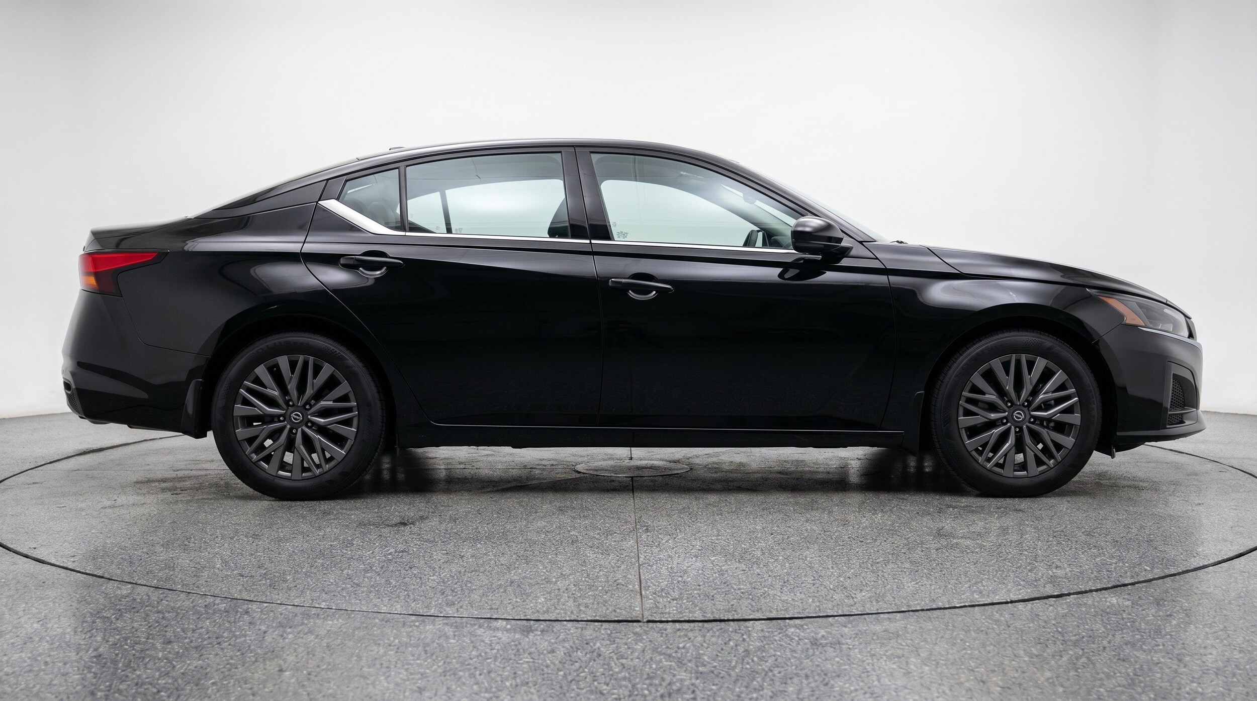 Thumbnail: 2025 Nissan Altima - 10
