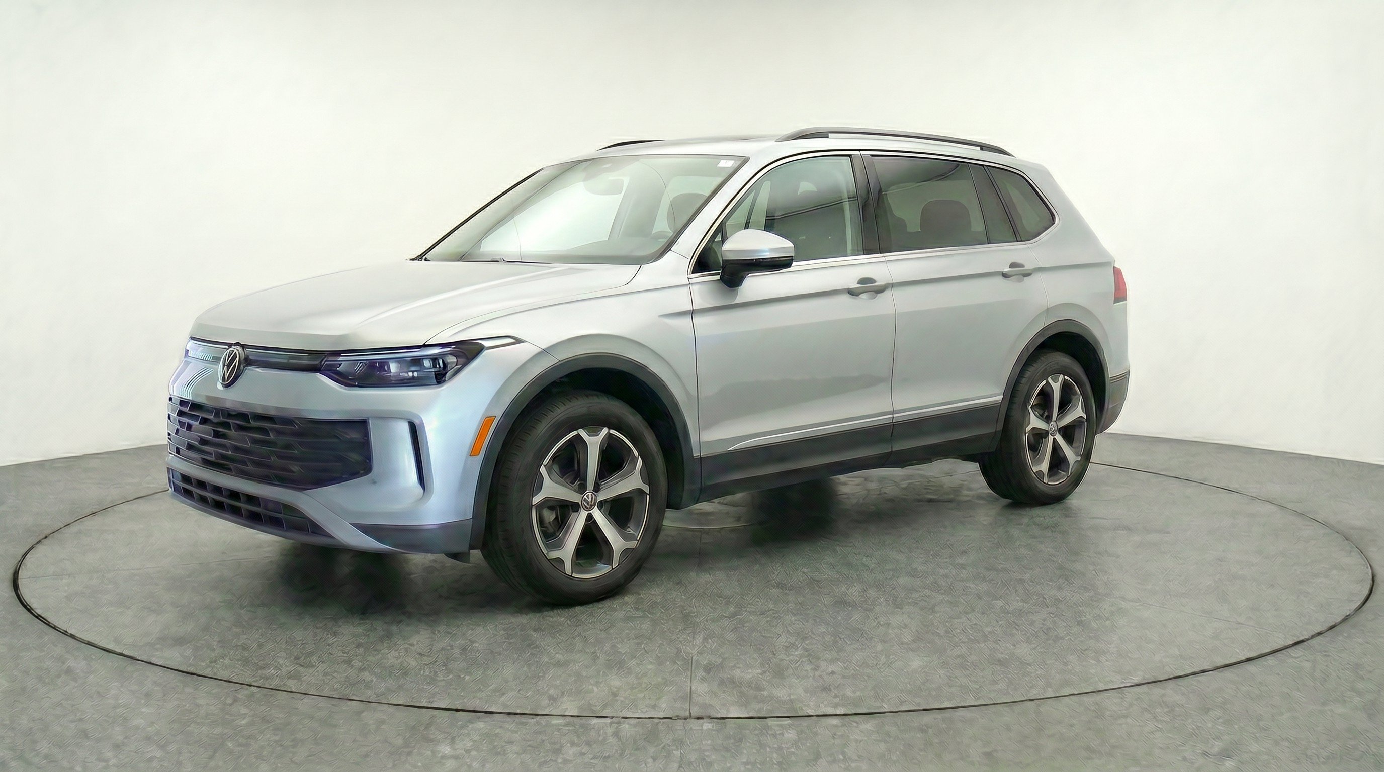 Thumbnail: 2026 Volkswagen Tiguan - 3