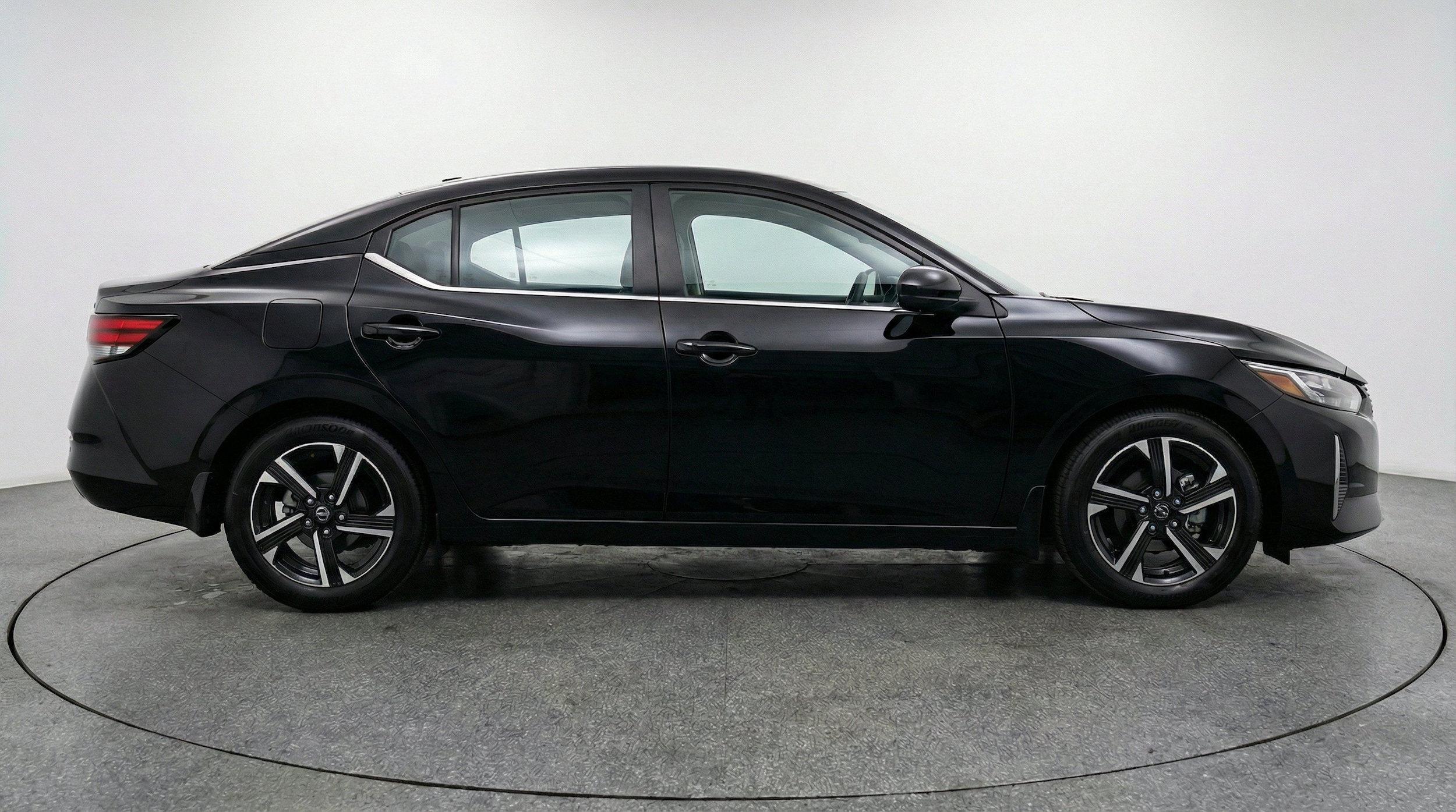Thumbnail: 2025 Nissan Sentra - 10