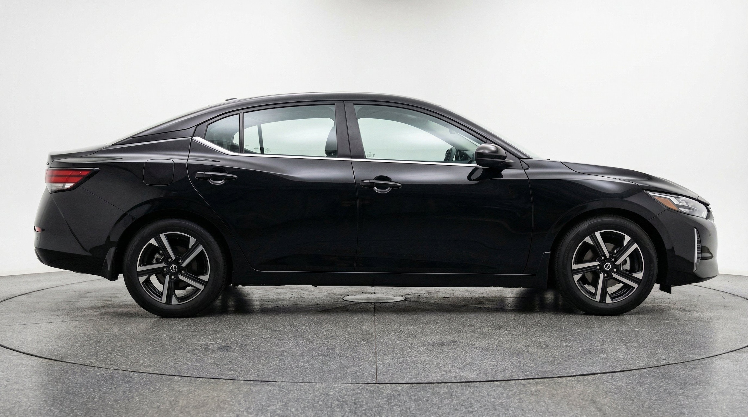 Thumbnail: 2025 Nissan Sentra - 10