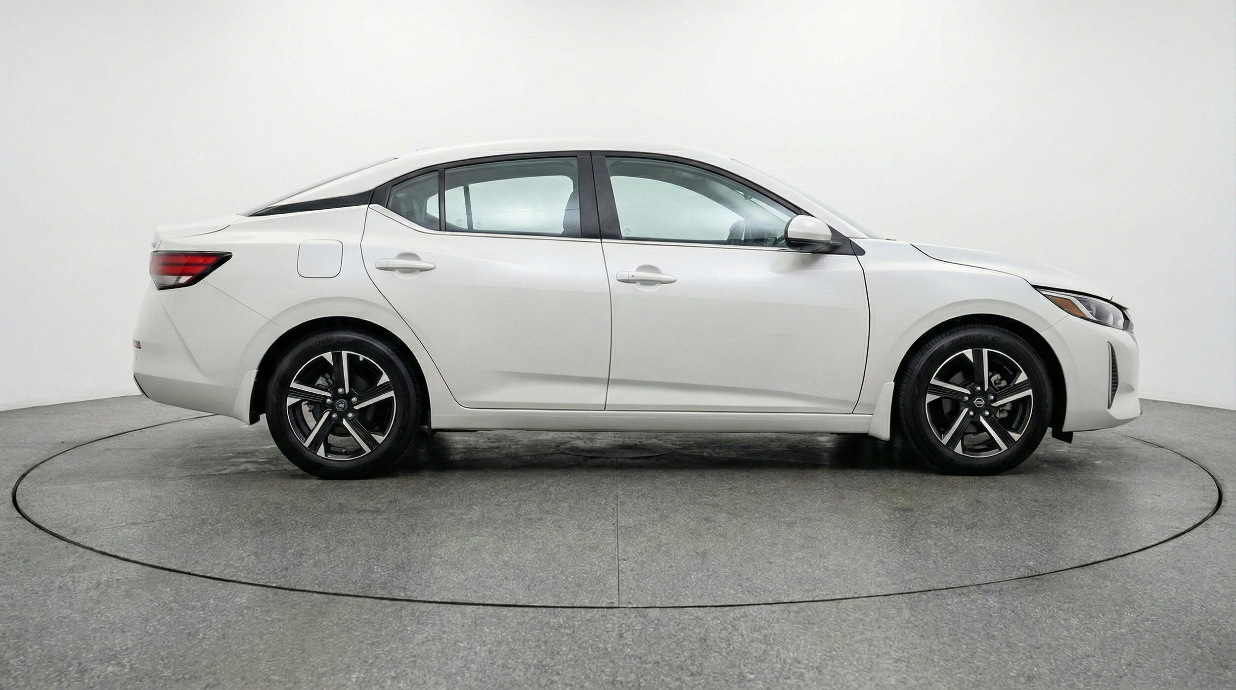 Thumbnail: 2025 Nissan Sentra - 10