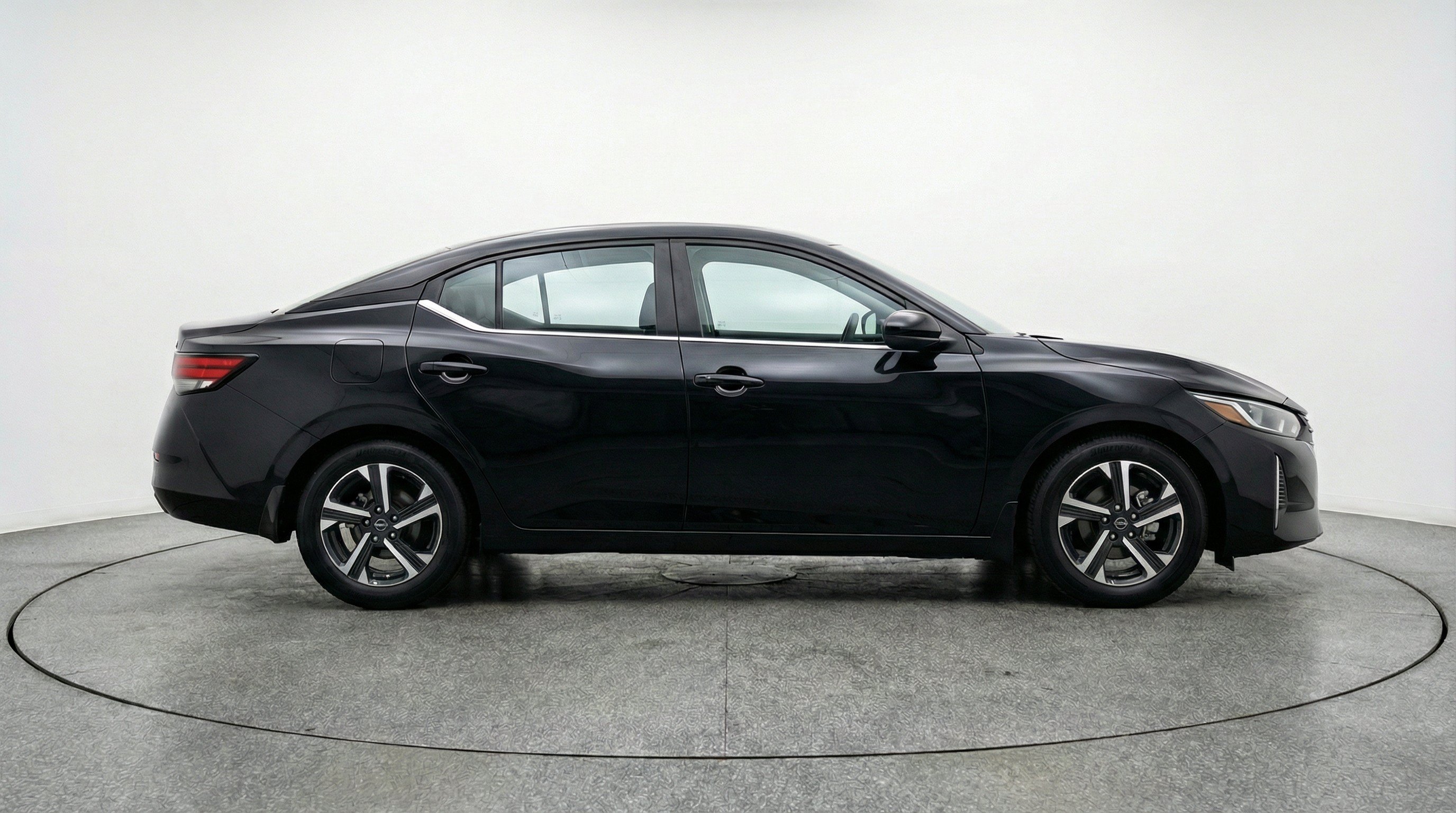 Thumbnail: 2025 Nissan Sentra - 10
