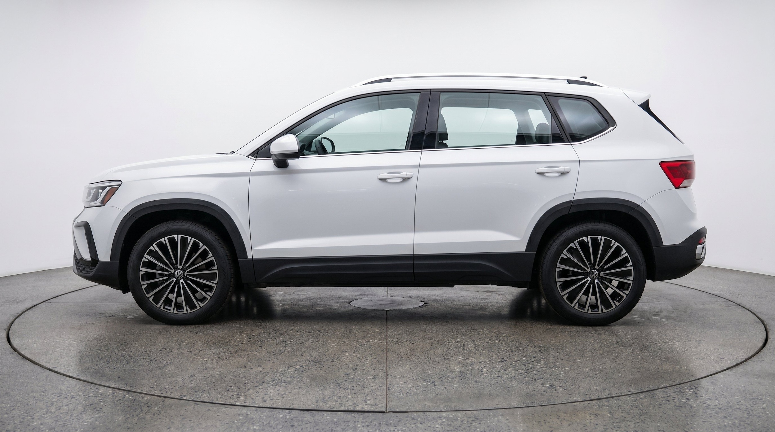 Thumbnail: 2026 Volkswagen Taos - 5