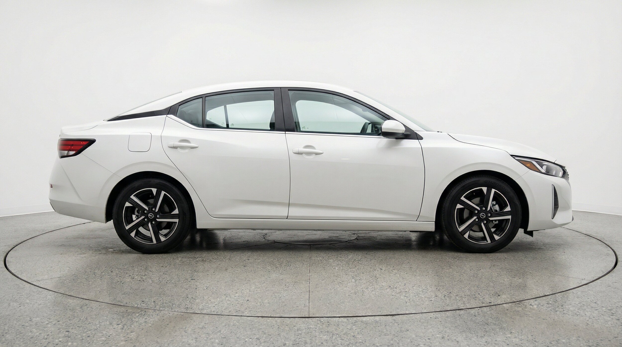 Thumbnail: 2025 Nissan Sentra - 10