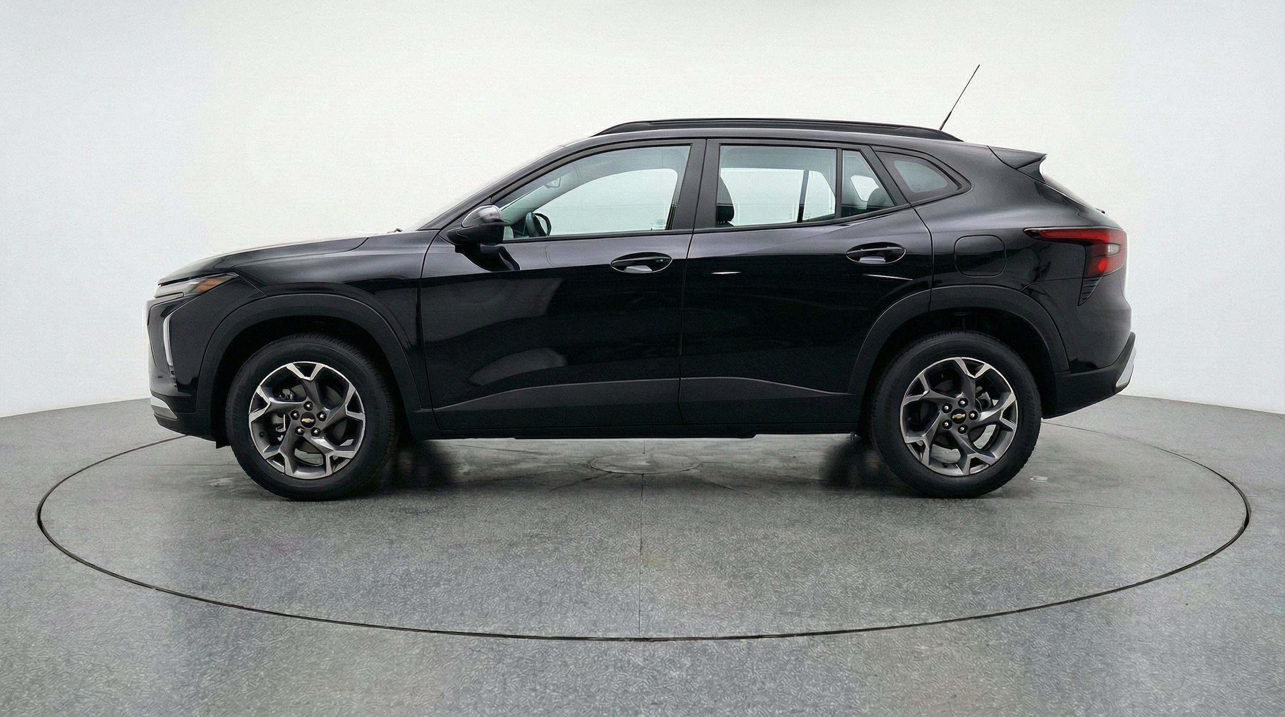 Thumbnail: 2025 Chevrolet Trax - 5