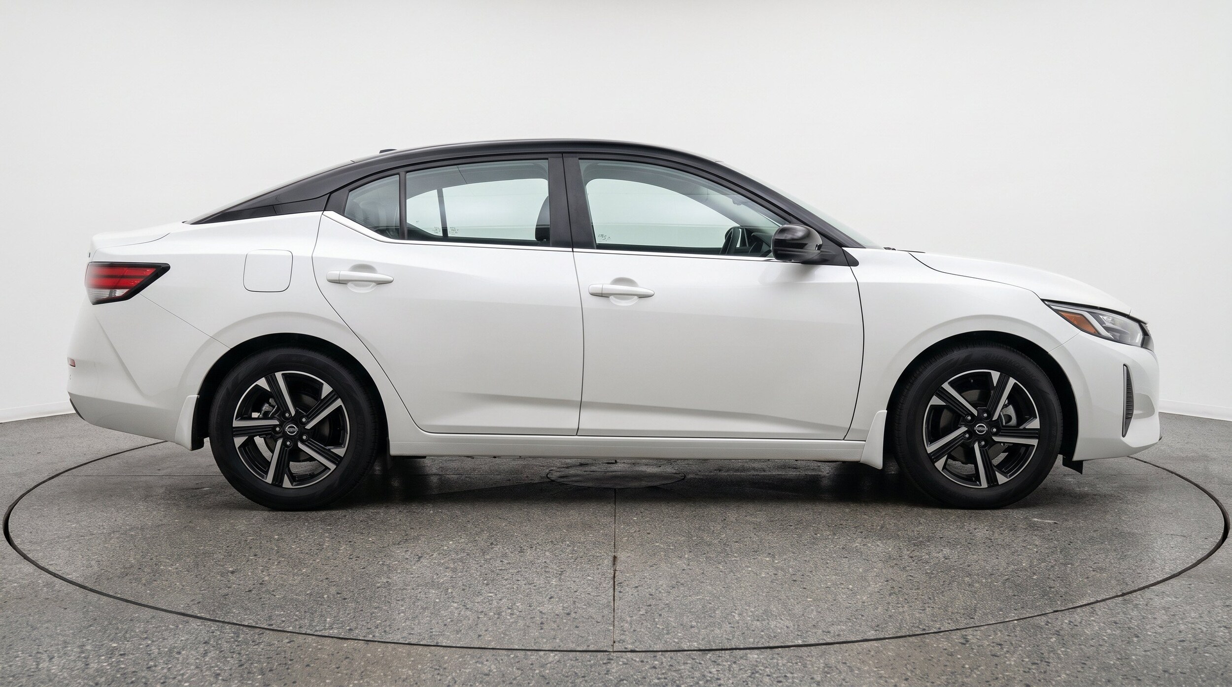 Thumbnail: 2025 Nissan Sentra - 10