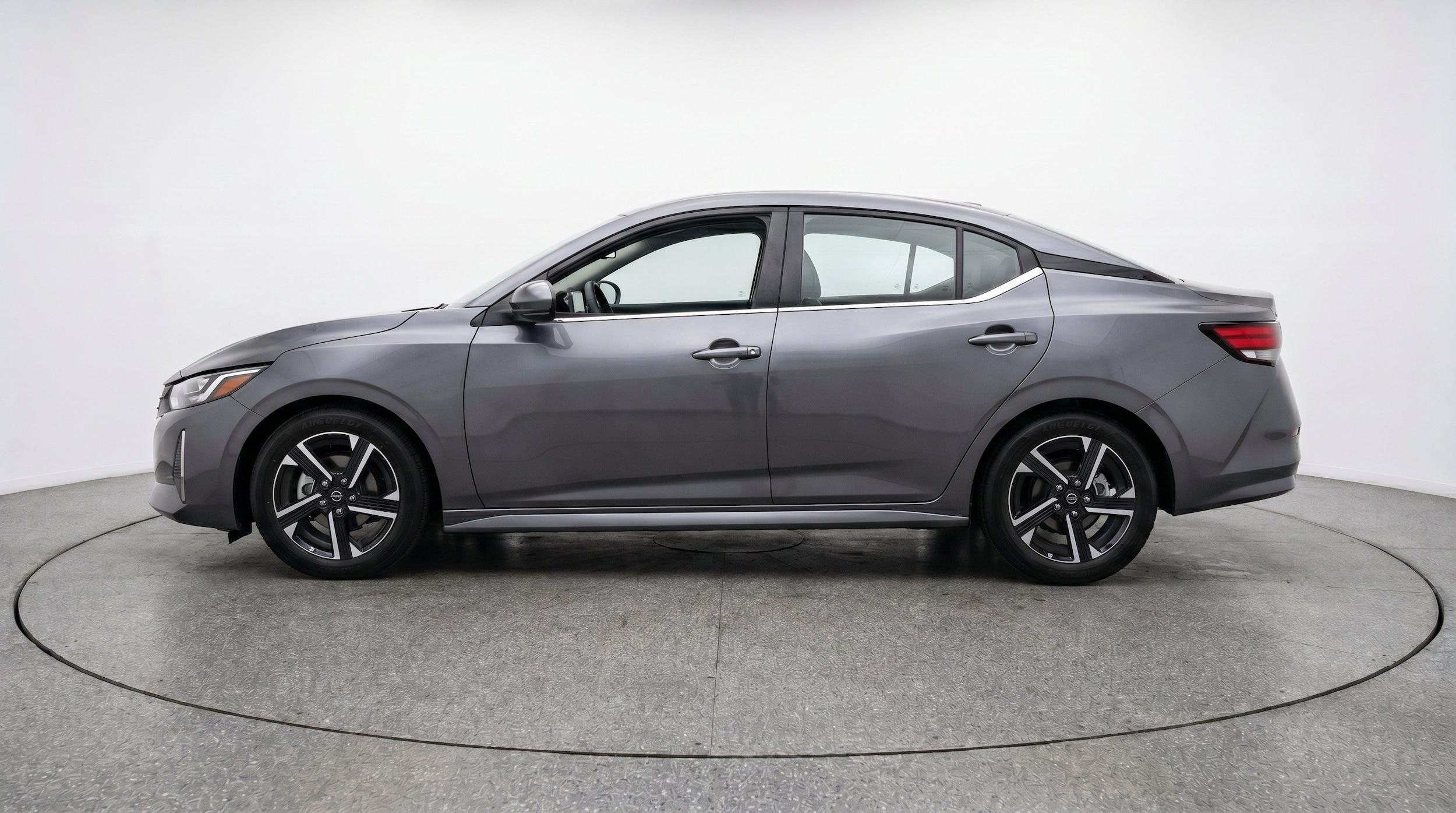 Thumbnail: 2025 Nissan Sentra - 5