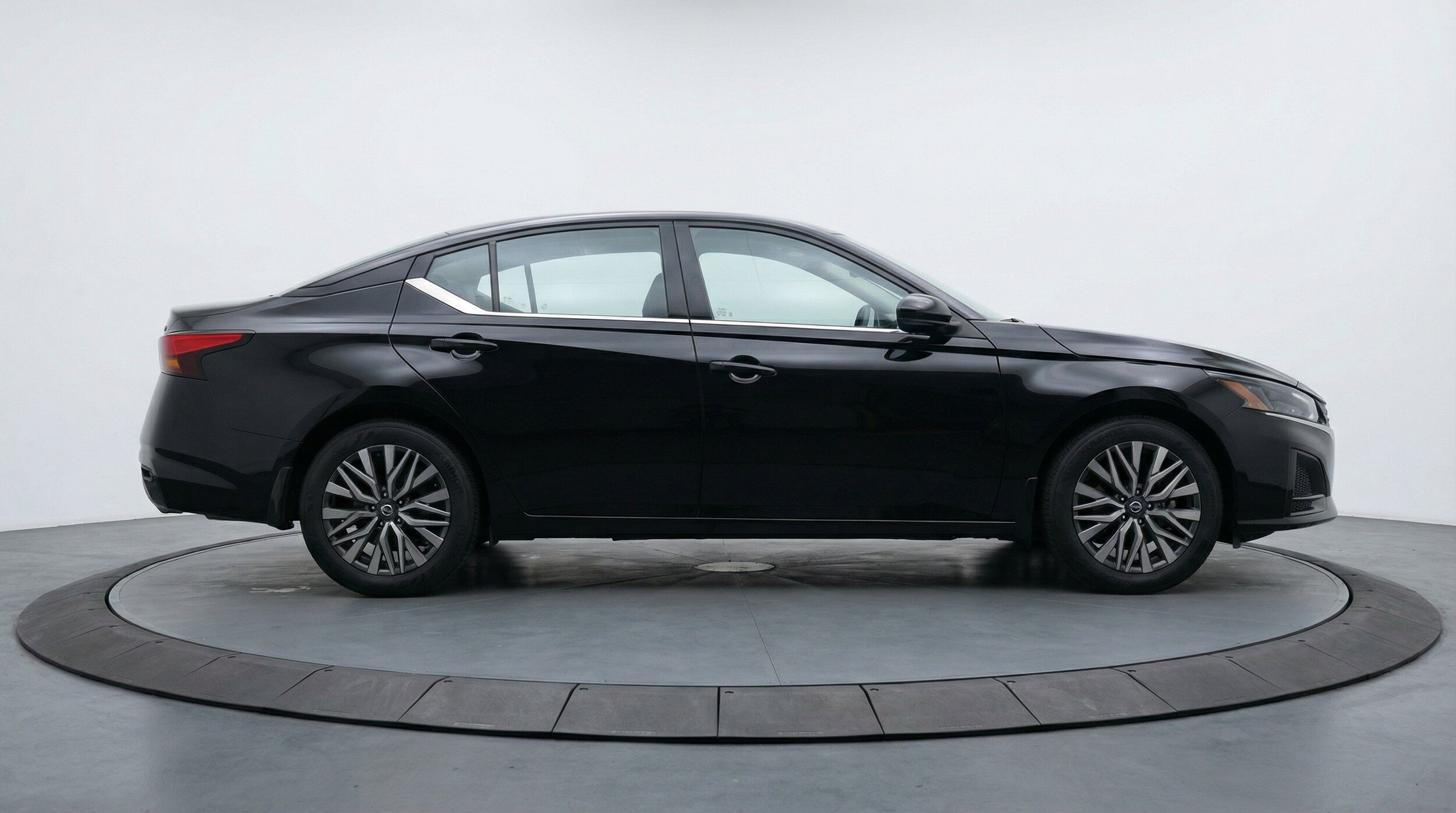 Thumbnail: 2025 Nissan Altima - 10