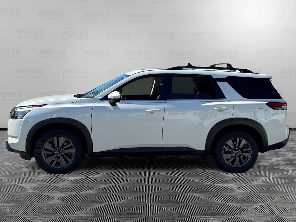 Used 2022 Nissan Pathfinder SV SV 4WD