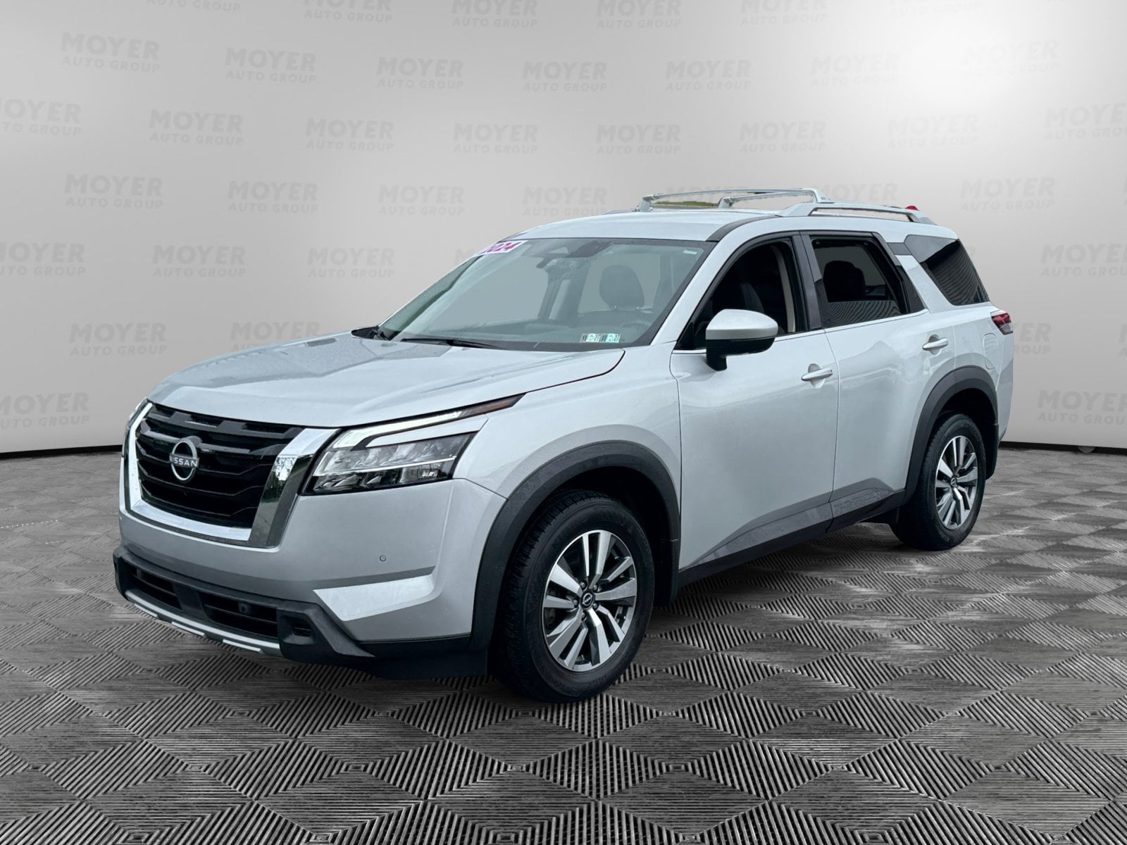 2024 Nissan Pathfinder SL 4WD 