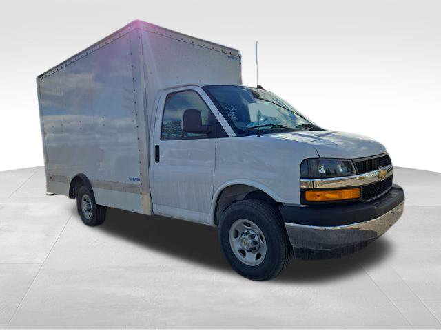 2025 Chevrolet Express Cutaway