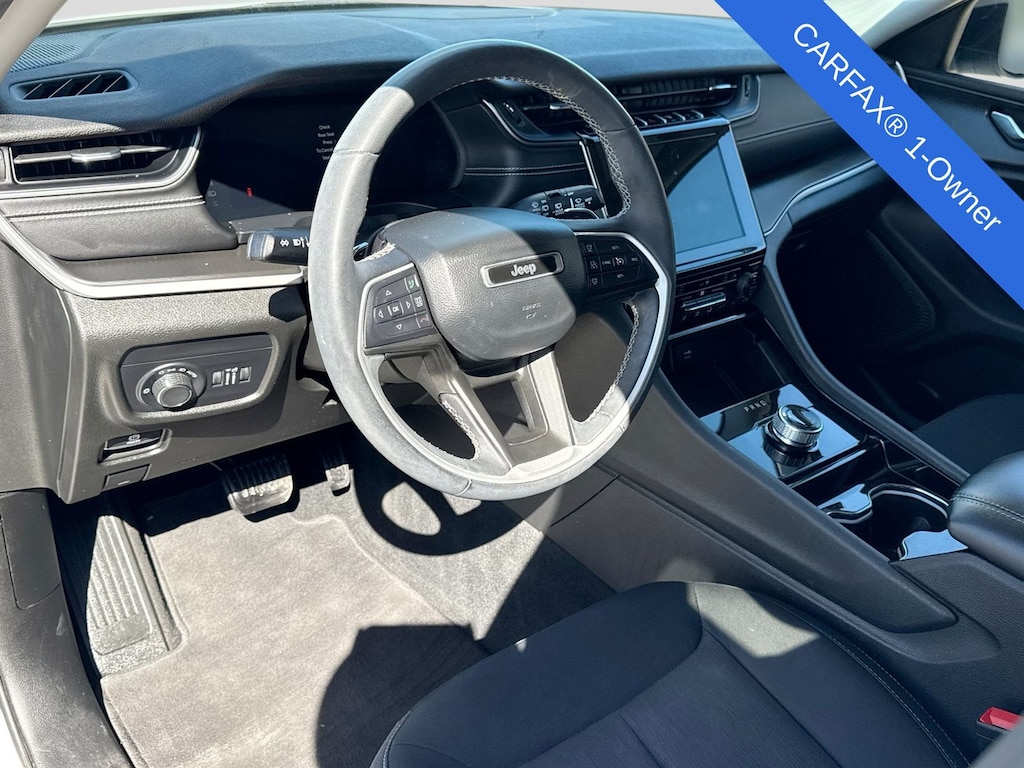Used 2023 Jeep Grand Cherokee L Laredo SUV