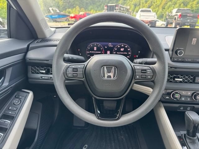 2025 Honda Accord SE - Photo 10