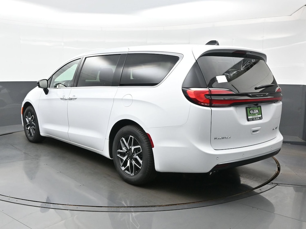 New 2027 Chrysler Pacifica LIMITED Passenger Van